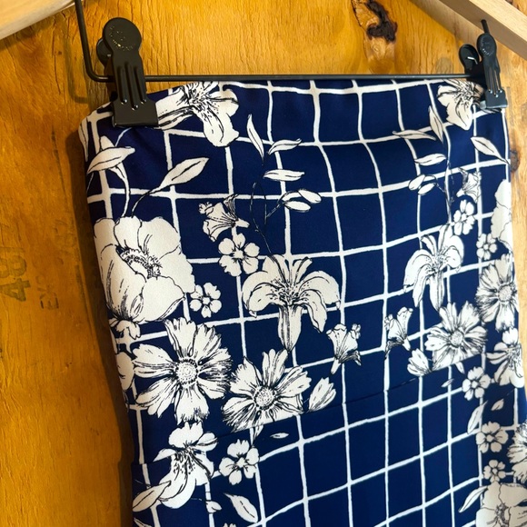 Express Navy Floral Checkered Strapless Bodycon Dress Size 2 - Picture 2 of 6